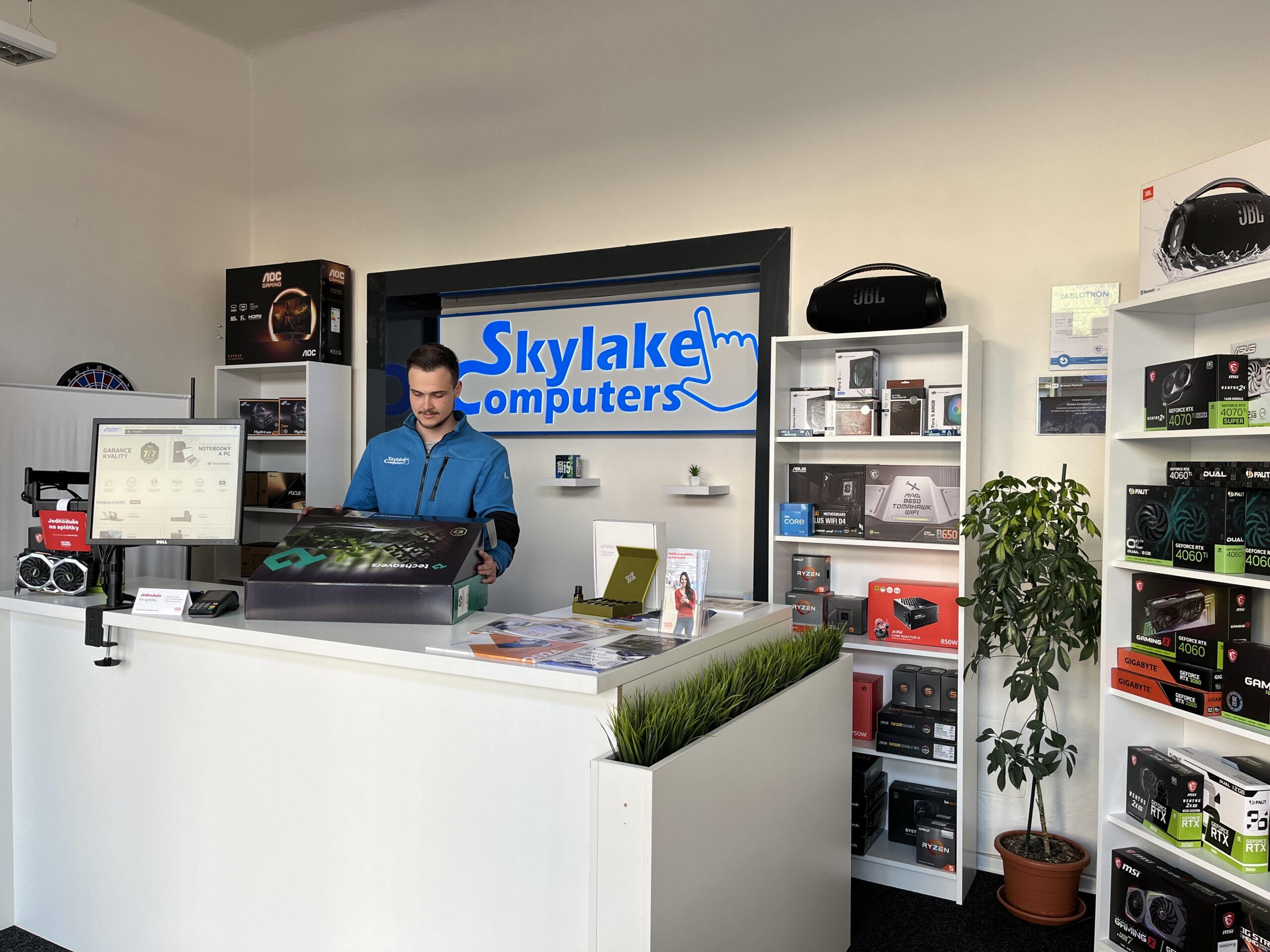 Skylake Coomputers pobočka Skylake Computers